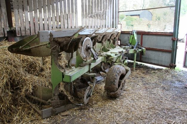 USED – Dowdeswell MA 100 5 furrow reversible plough