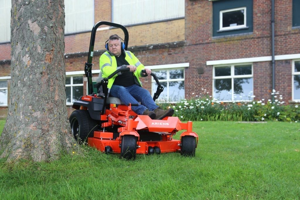 Ariens Apex Zero Turn Mower - Image 8