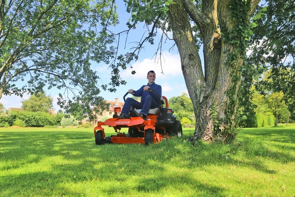 Ariens Ikon XD Zero Turn Mower - Image 5