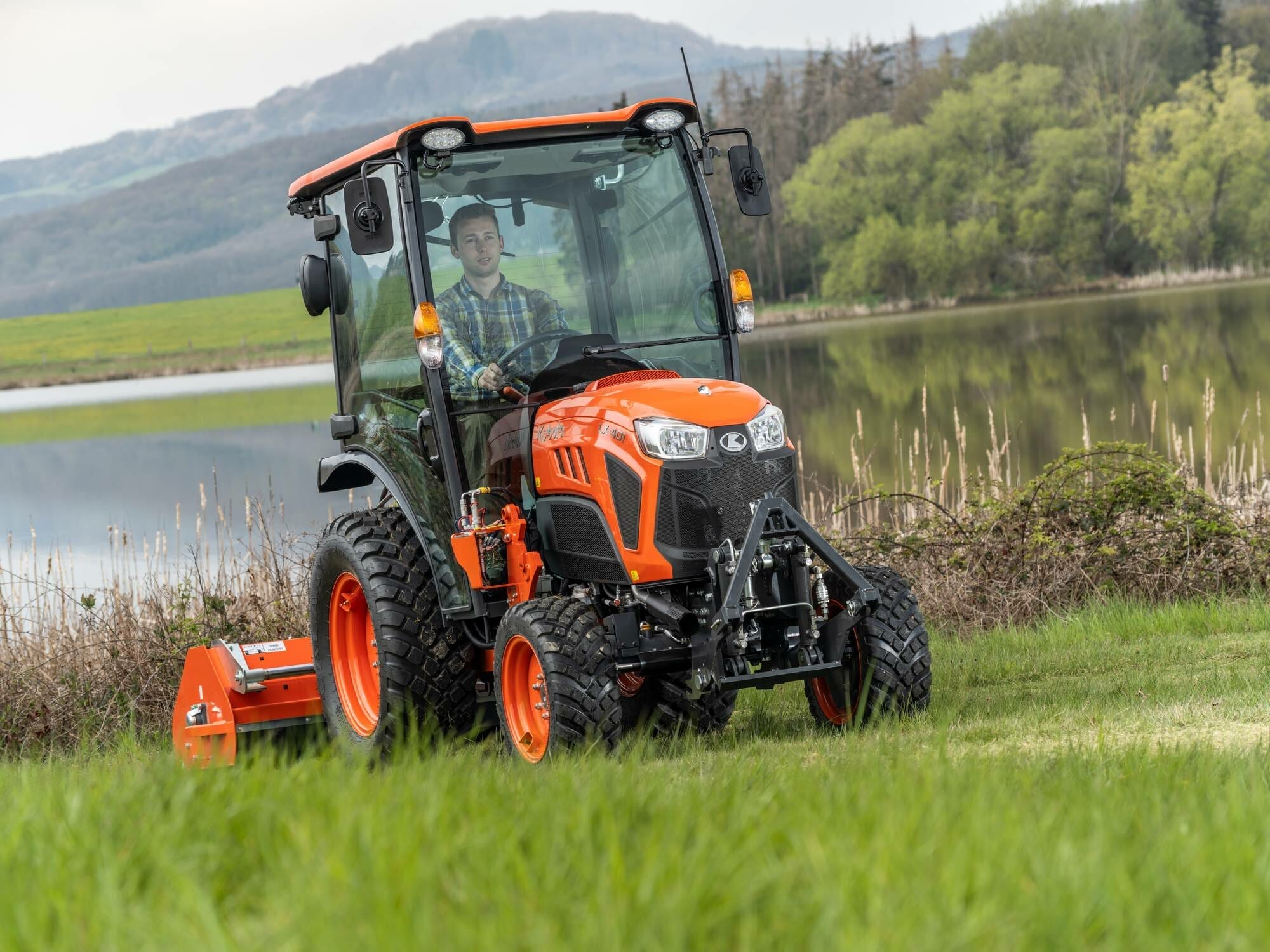 Kubota LX Series Compact Tractors - LX351 and LX401 - Image 3