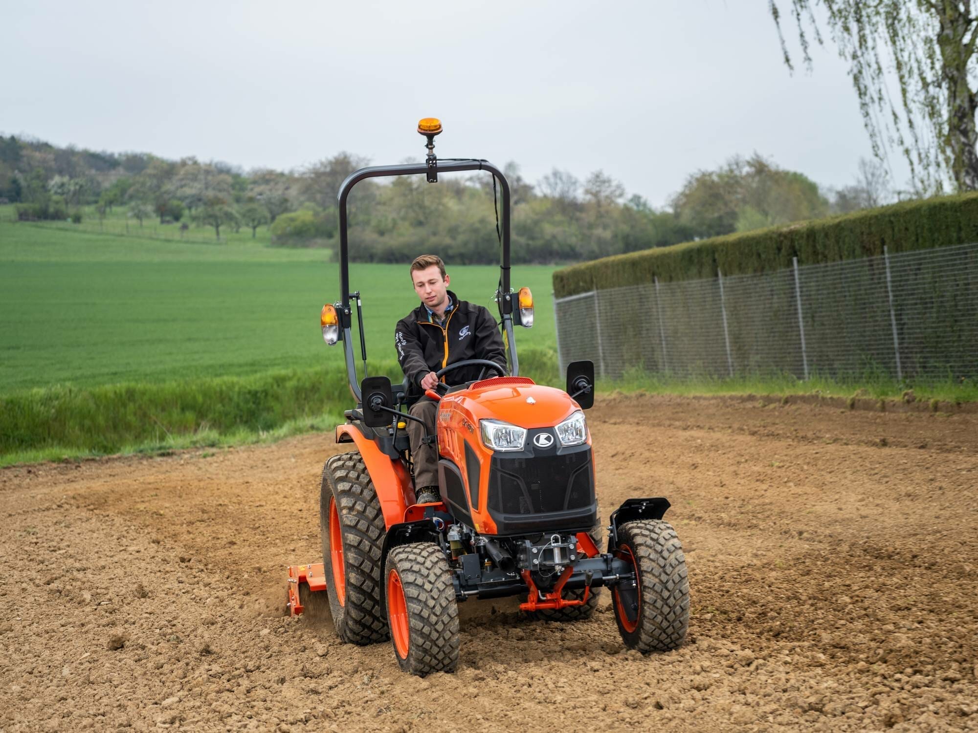 Kubota LX Series Compact Tractors - LX351 and LX401 - Image 9