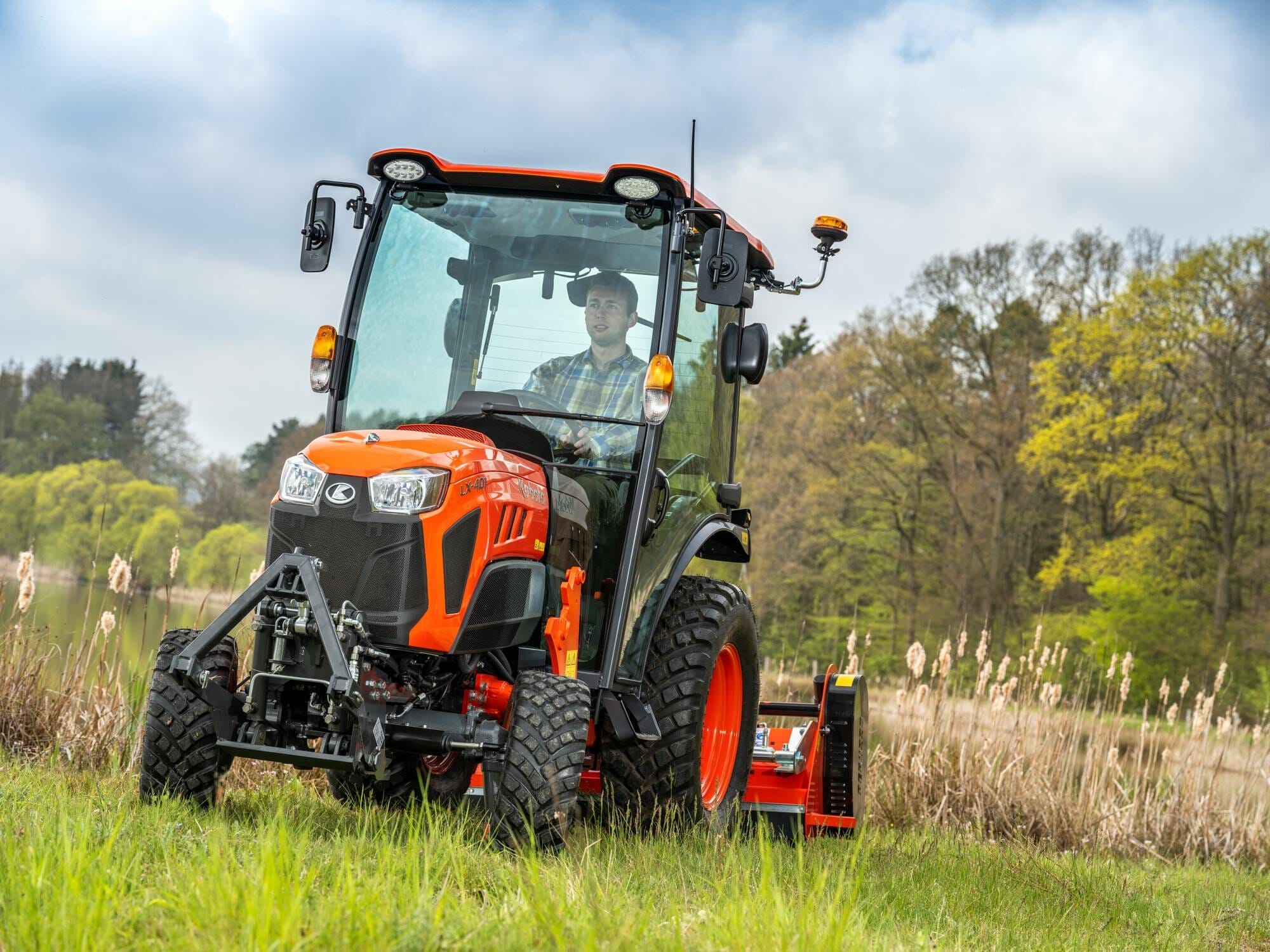 Kubota LX Series Compact Tractors - LX351 and LX401 - Image 11