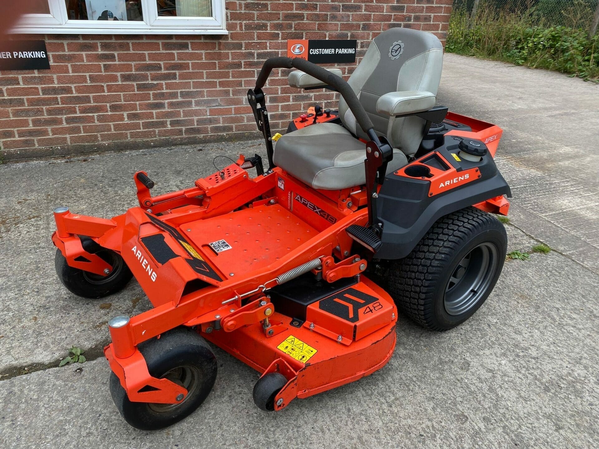 USED Ariens Apex 48 Zero Turn EG COLES