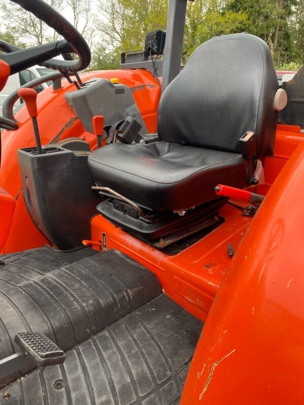 USED Kubota M6060 (60HP) ROPS (Cabless) - Image 2