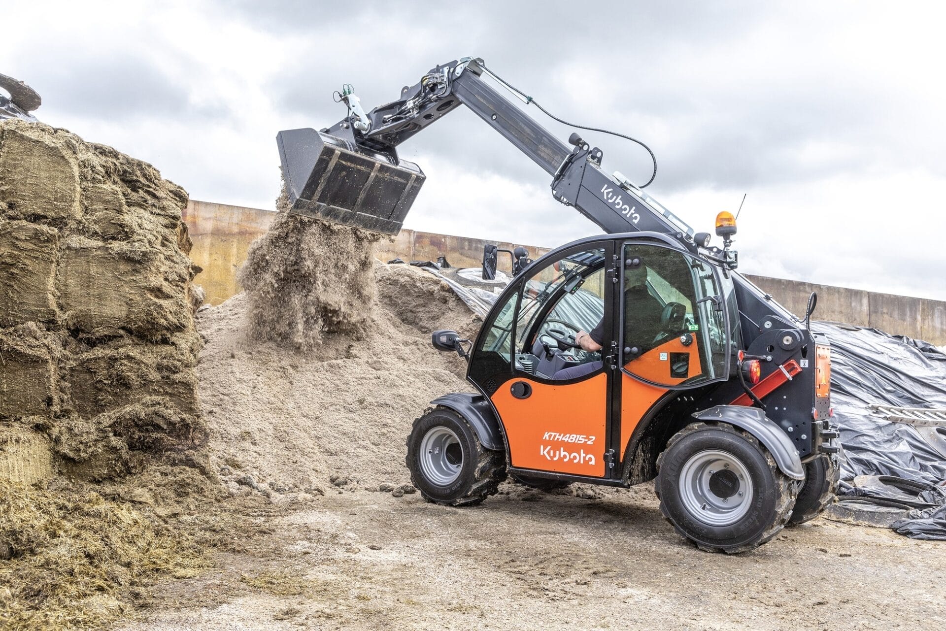 Kubota KTH4815-2 Compact Telescopic Handler - Image 3
