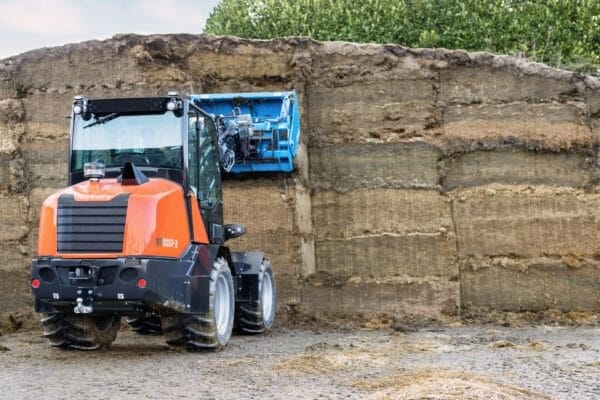 Kubota RT Series - Pivot Steer Wheel Loader