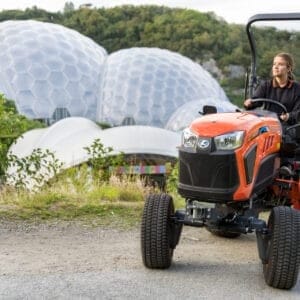 Kubota LXe-261 Electric Compact Tractor